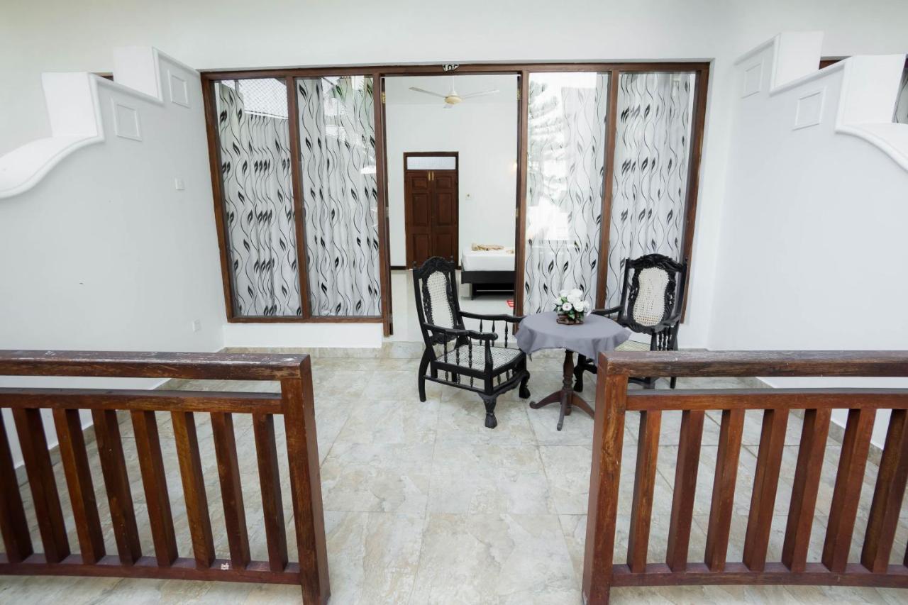 Hotel Neptune Bay Unawatuna Beach Extérieur photo
