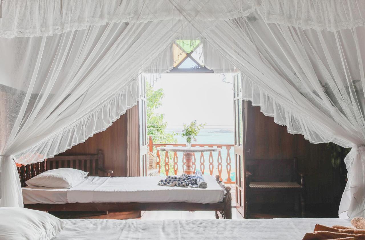 Hotel Neptune Bay Unawatuna Beach Extérieur photo