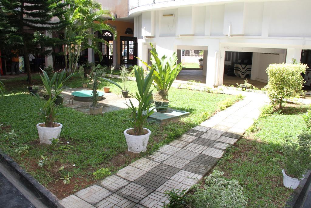 Hotel Neptune Bay Unawatuna Beach Extérieur photo