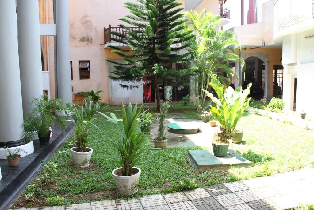 Hotel Neptune Bay Unawatuna Beach Extérieur photo