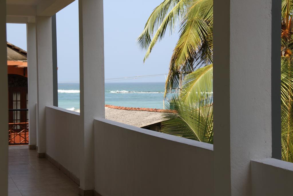 Hotel Neptune Bay Unawatuna Beach Extérieur photo
